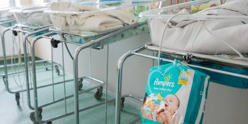 В ХМАО женщина с аномалией половых органов смогла родить здорового ребенка