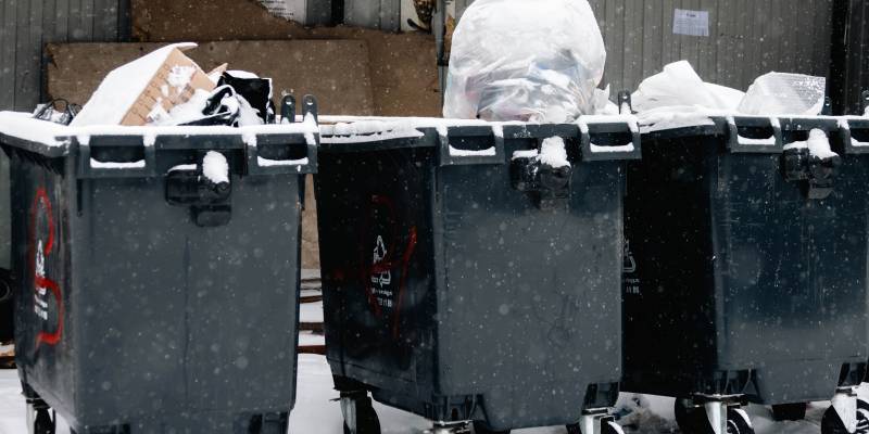 В ХМАО из-за сильных холодов может сдвинуться график вывоза мусора