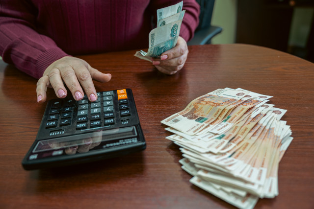 Глава СК Бастрыкин взял на контроль дело вартовчанки, которой два месяца не платили зарплату