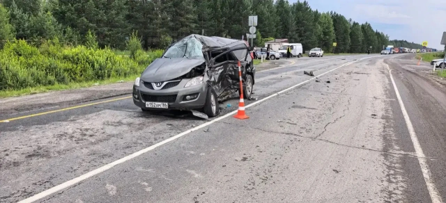 Водитель погиб в столкновении с фурой на трассе Тюмень &ndash; Ханты-Мансийск
