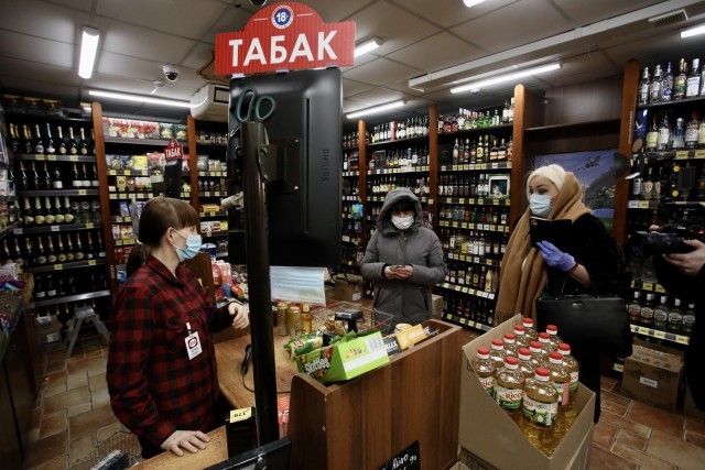 В ХМАО подросткам официально запретили заходить в вейпшопы и кальянные