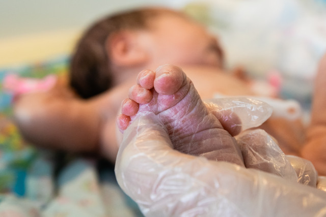 ​В ХМАО врачи провели сложную операцию, которая спасла жизнь молодой мамы и ее малыша