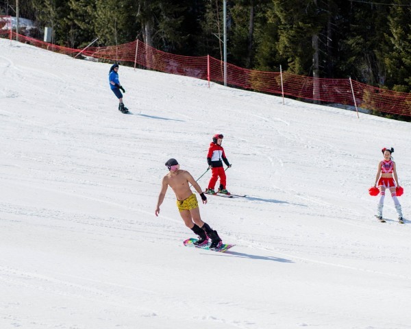 В ХМАО закроют лыжный сезон бикини-фестивалем