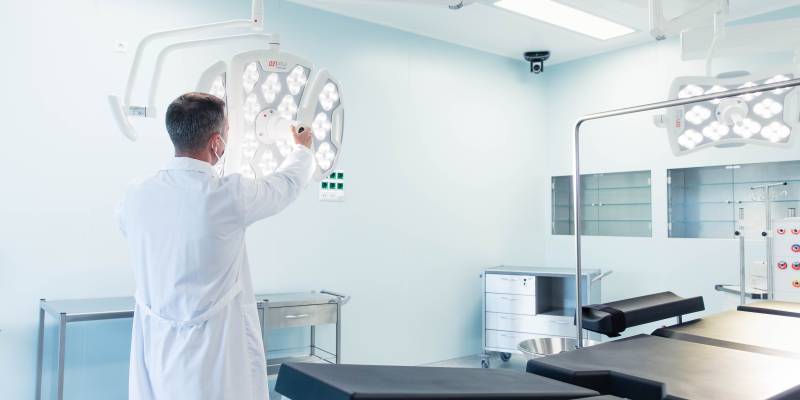 Ноги под ампутацию: аневризма и тромбоз отправили жителя столицы ХМАО на хирургический стол