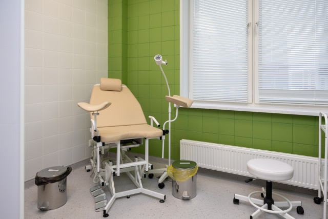 Опухоль размером с баскетбольный мяч вырезали врачи у молодой жительницы ХМАО