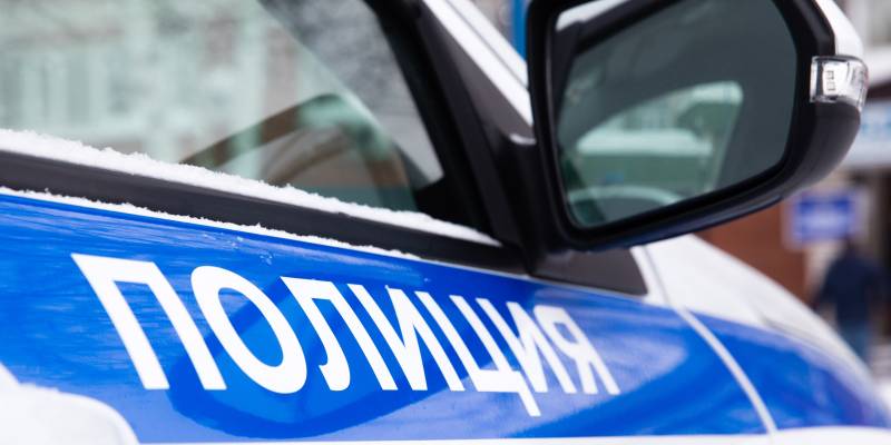 Пакеты со смертью: 10 кг синтетики нашли полицейские в машине у жительницы Сургута