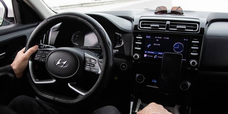 В столице ХМАО тестируют платную парковку у аэропорта