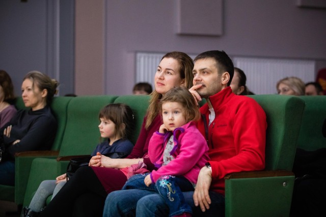 В ХМАО для пар на грани развода запустили линию экстренной психологической помощи