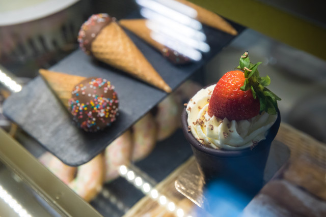 В столице ХМАО закрыли кафе, в котором отравились посетители