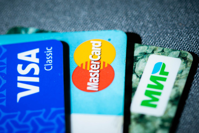 Жители ХМАО, ЯНАО и Тюмени в два раза чаще стали жаловаться на блокировку карт