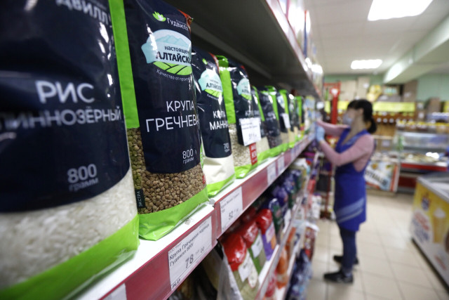 ЯНАО оказался в десятке регионов, где жители больше всего тратят на питание и услуги