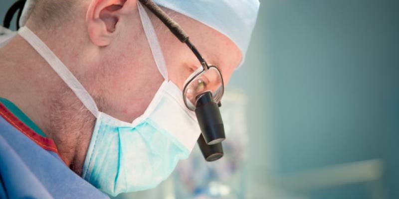 В ХМАО врачи вскрыли грудную клетку пациентки, чтобы добраться до раковой опухоли в легком В ХМАО врачи вскрыли грудную клетку пациентки, чтобы добраться до раковой опухоли в легком