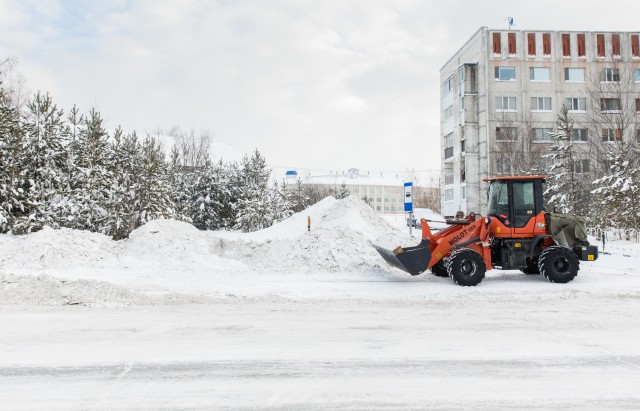 Жители Пыть-Яха атаковали соцсети мэра из-за снежных завалов