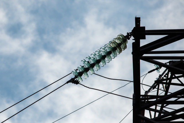 Жителей ХМАО начнут по-новому оповещать о сбоях в подаче тепла и света