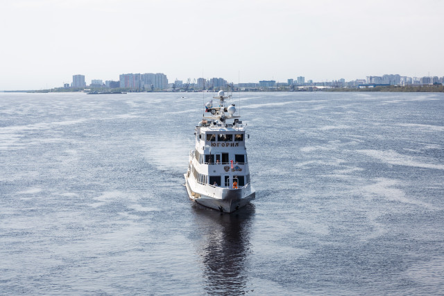 В ХМАО назвали дату начала работы всех речных маршрутов