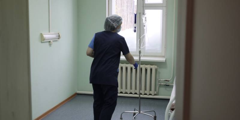 Жителю Нижневартовска, который воткнул себе в голову нож, удалось сохранить глаз