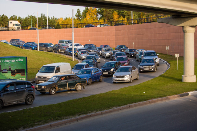 В ХМАО резко взлетел спрос на перегон автомобилей
