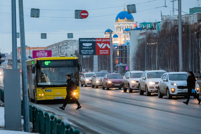 В Сургуте организуют автобусные маршруты до кладбища в Радоницу и Троицкую родительскую субботу