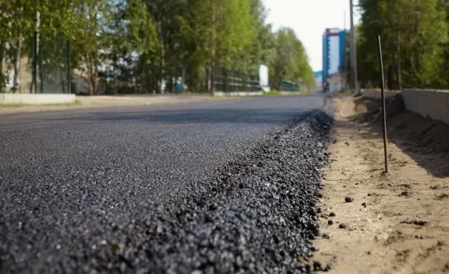 В ХМАО по вине водителя грузовика погибли три человека, в том числе годовалый ребенок