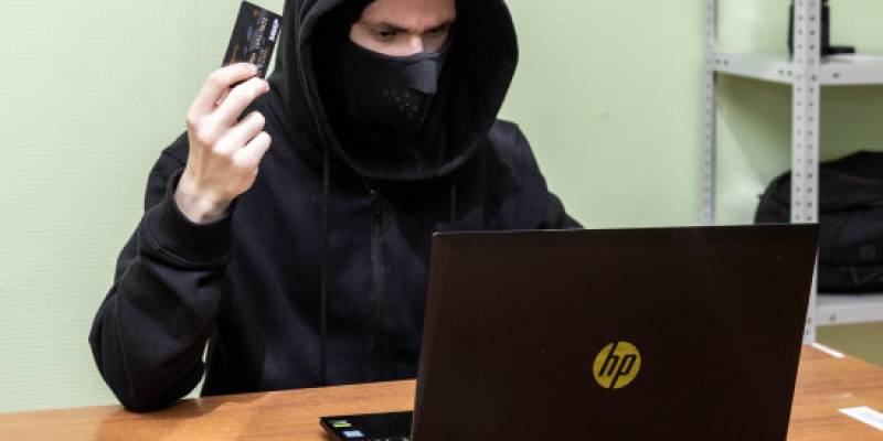 Житель ХМАО совершил 69 переводов, отправив мошенникам 5 миллионов рублей