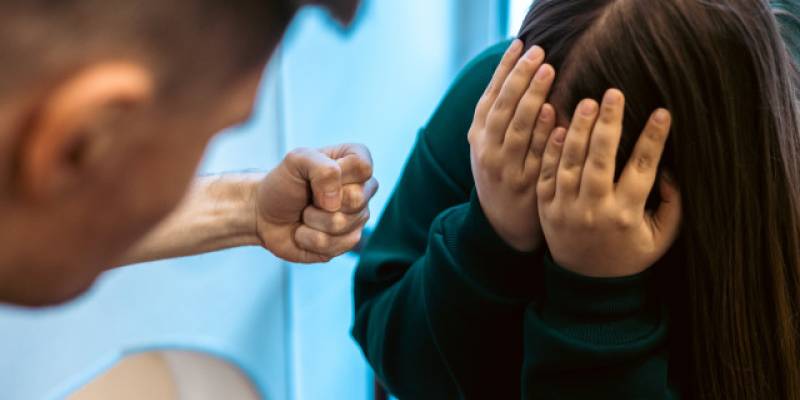 В ХМАО майор милиции переоделся в женщину, чтобы поймать серийного насильника В ХМАО майор милиции переоделся в женщину, чтобы поймать серийного насильника