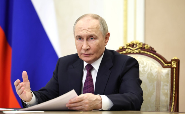 Владимир Путин выступит с телеобращением к россиянам Владимир Путин выступит с телеобращением к россиянам