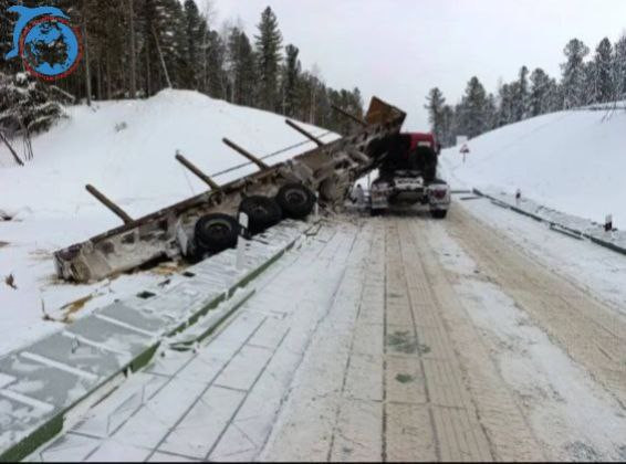 Доброволец-водолаз поднял прицеп грузовика со дна реки в ХМАО Доброволец-водолаз поднял прицеп грузовика со дна реки в ХМАО