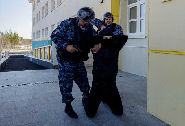​Экзамен по безопасности: в школе Федоровского в рамках учений предотвратили вооруженное нападение