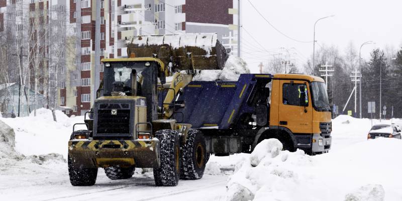 Неравный бой: как коммунальщики Белого Яра воюют со снежными заносами