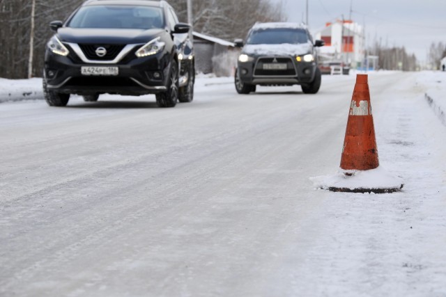 В ХМАО вводят ограничения на трассах из-за непогоды