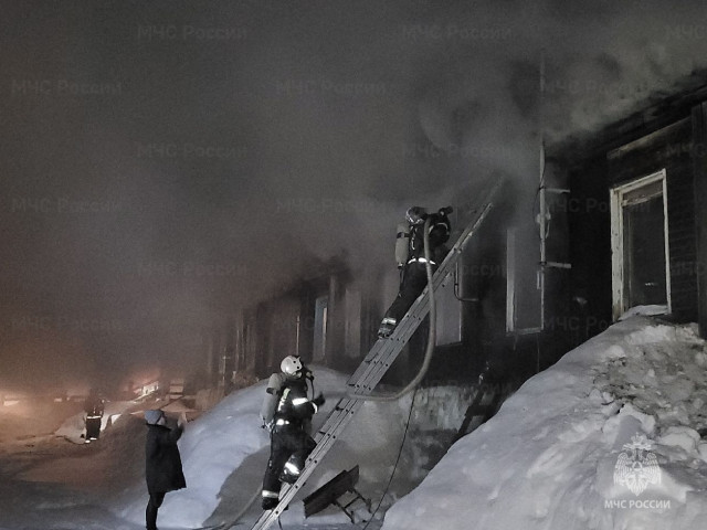 В ХМАО на месте пожара в деревянном доме обнаружили труп