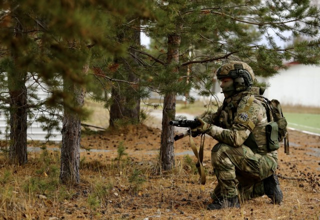 Боец из ХМАО вытащил на себе раненых товарищей в зоне СВО