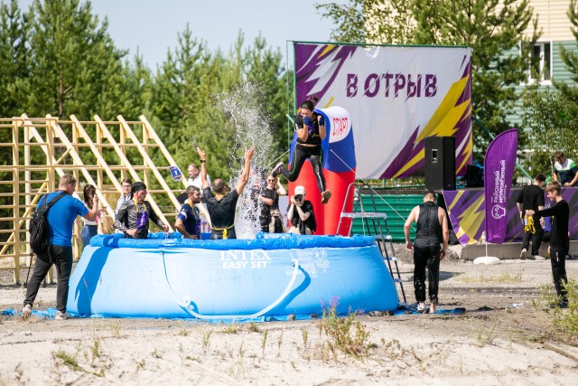 Добежать до заветного бассейна