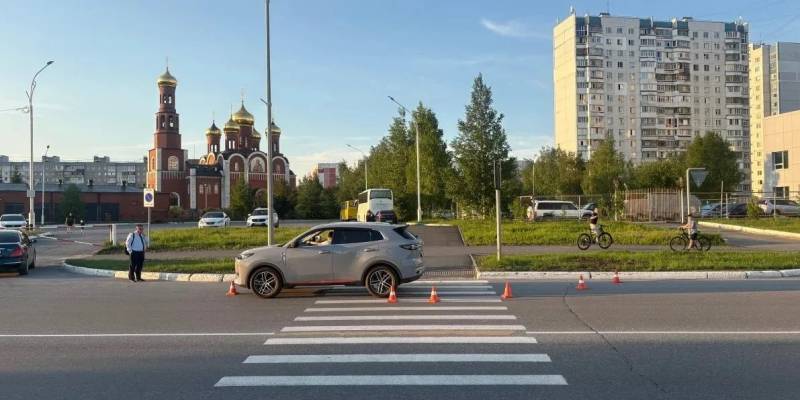 В Нижневартовске сбили ребенка, который выехал на дорогу на велосипеде