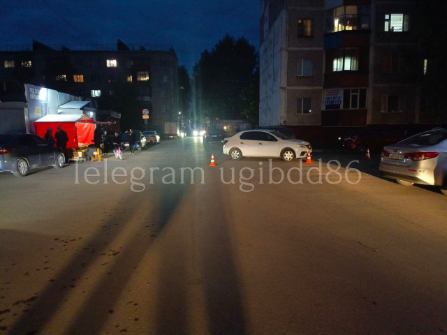 Во дворе дома в Сургуте машина сбила 5-летнюю девочку Во дворе дома в Сургуте машина сбила 5-летнюю девочку