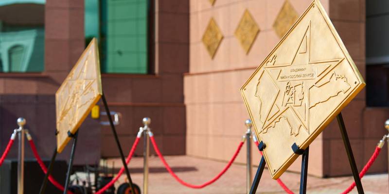 ​В Ханты-Мансийске зажгли новые &laquo;Звезды Югры&raquo; в честь легендарных нефтяников