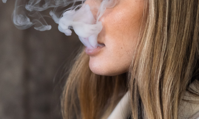 В России хотят полностью запретить вейпы, инициативу поддержал Владимир Путин В России хотят полностью запретить вейпы, инициативу поддержал Владимир Путин