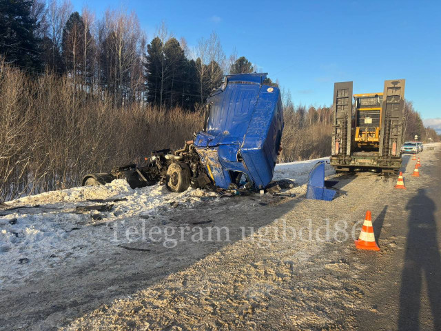 Бензовоз и грузовик столкнулись в жутком ДТП в ХМАО, есть погибший