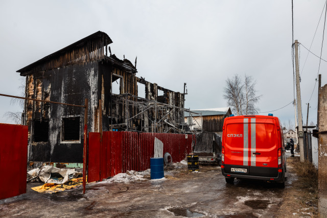 Эксклюзив: о пожаре, при котором погибли 7 человек в Сургуте, рассказали соседи погибших Эксклюзив: о пожаре, при котором погибли 7 человек в Сургуте, рассказали соседи погибших
