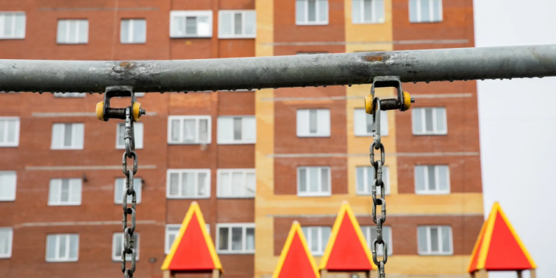 В Сургутском районе работает горячая линия «Опасная площадка» В Сургутском районе работает горячая линия «Опасная площадка»