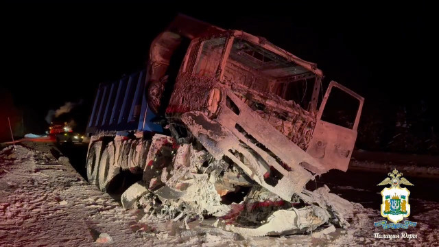 В Югре произошло смертельное ДТП, после столкновения разгорелся сильный пожар В Югре произошло смертельное ДТП, после столкновения разгорелся сильный пожар