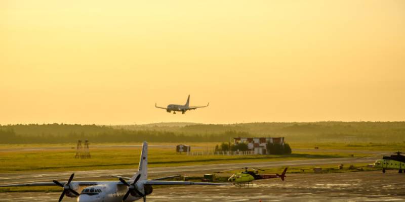 Самолет Сургут-Дубай оказался в небе над Ираном во время ракетных обстрелов