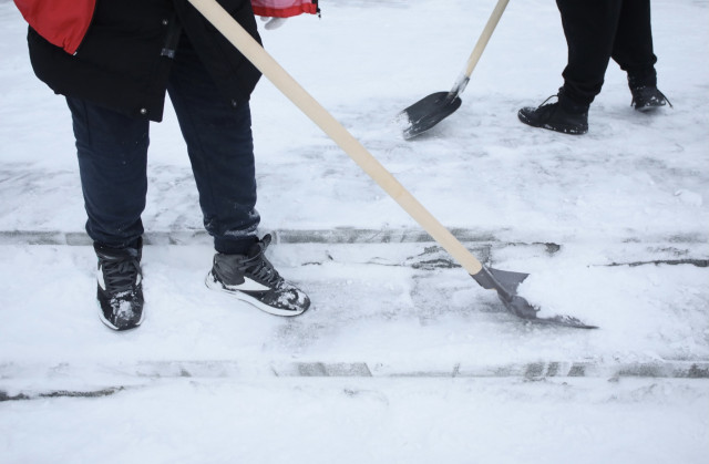 В ХМАО дефицит дворников, несмотря на высокие зарплаты