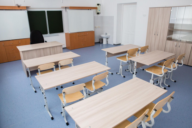 В Сургуте учеников школы отправили на дистант, причина &ndash; здание затрещало по швам