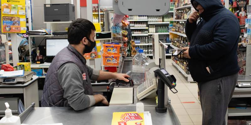 Уйти из магазина с полными карманами контрацептивов пытался подросток в ХМАО, но был пойман