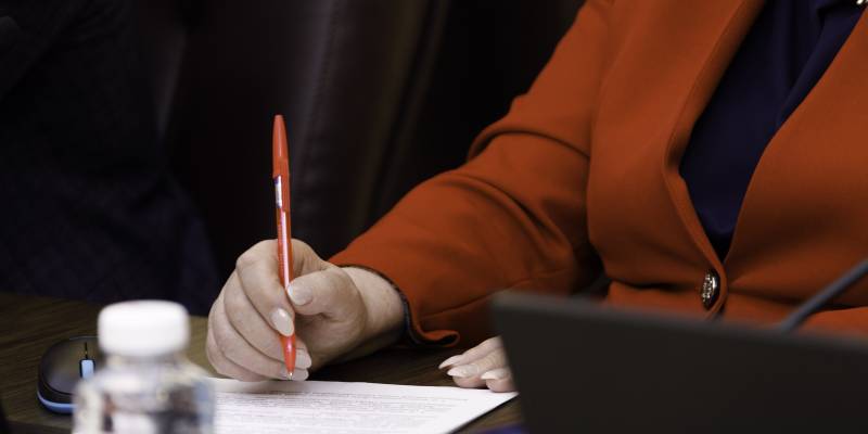 Контроль над метанолом, изменение пенсий и долги умерших: что изменится для россиян с 1 ноября Контроль над метанолом, изменение пенсий и долги умерших: что изменится для россиян с 1 ноября