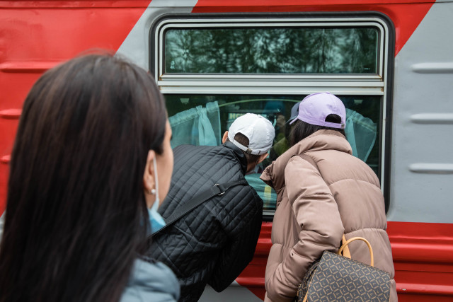 Сели, как в пароварку: жители ХМАО в шоке от поезда Астрахань – Нижневартовск