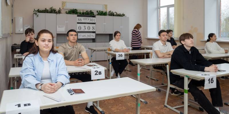 Семь «соток» в районе: в Сургутском районе выросло число выпускников-медалистов Семь «соток» в районе: в Сургутском районе выросло число выпускников-медалистов