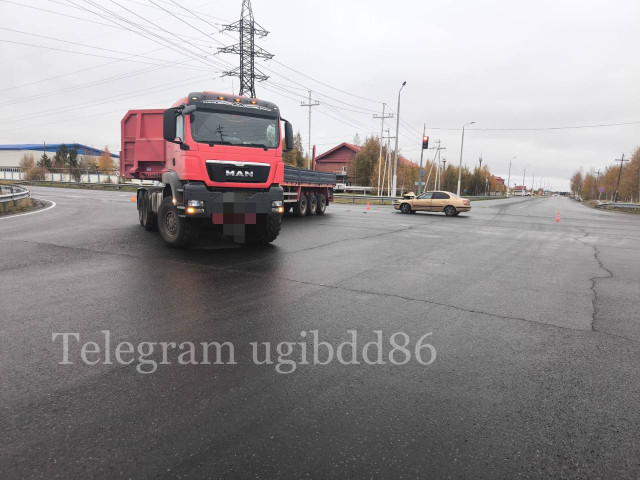 Житель Лянтора получил травмы в жесткой аварии с грузовиком