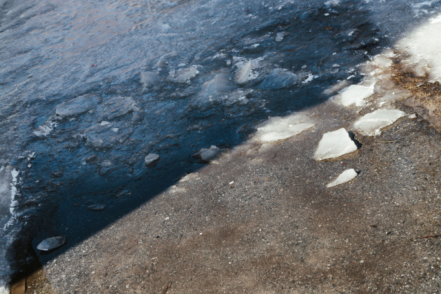Нужны плоты и шлюпки: целую улицу затопило в крупном городе ХМАО